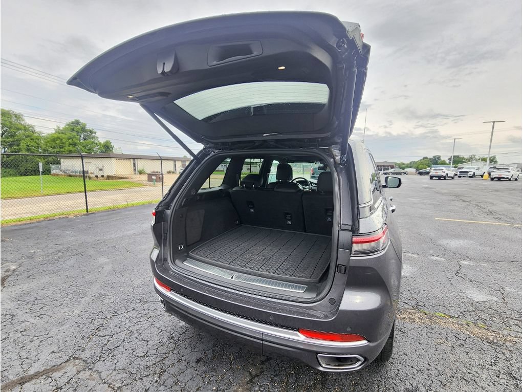 Used 2022 Jeep Grand Cherokee Summit AWD/4WD image 15