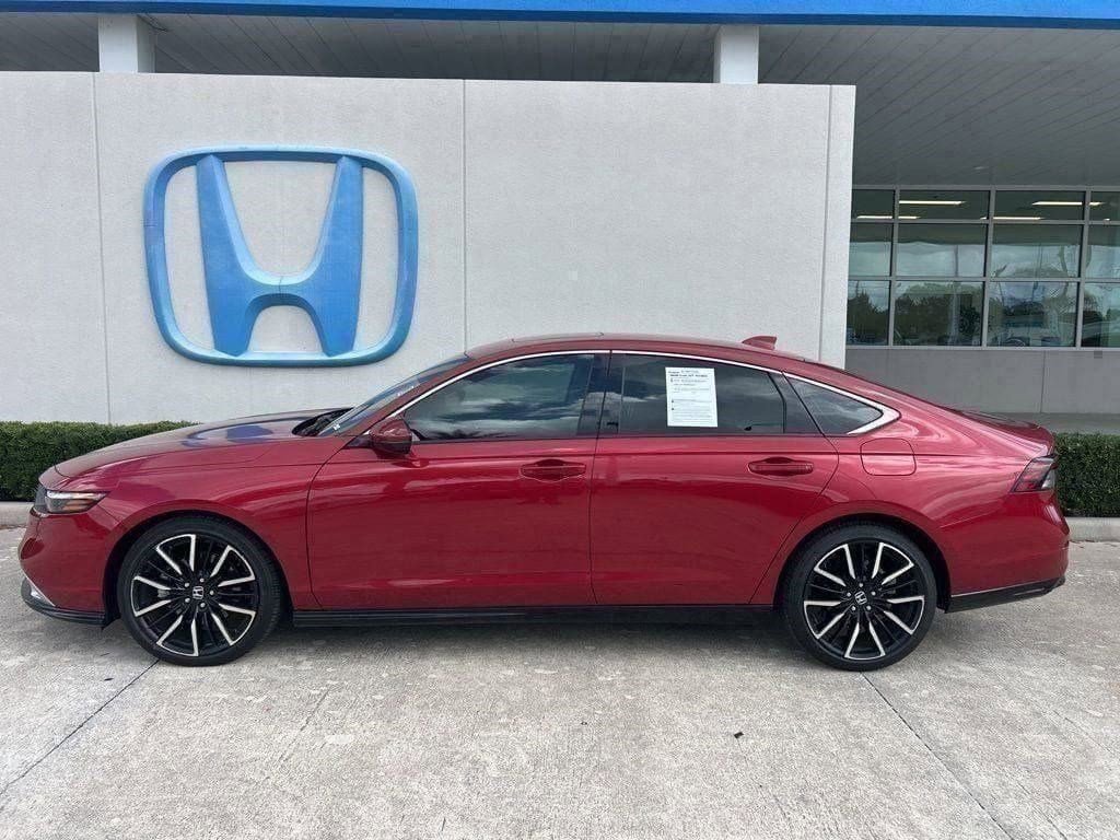Used 2024 Honda Accord Touring image 5