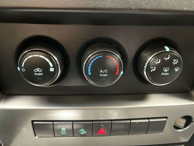 Used 2011 Jeep Liberty Sport image 18