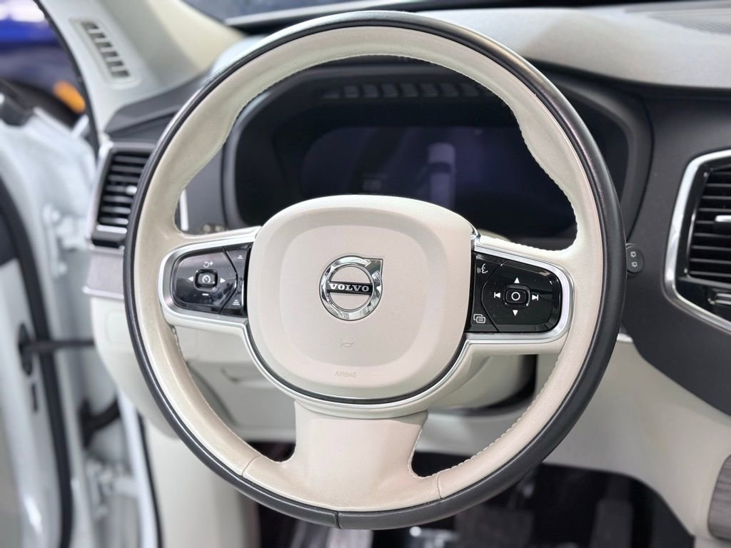 Used 2023 Volvo XC90 B6 Plus AWD/4WD image 12
