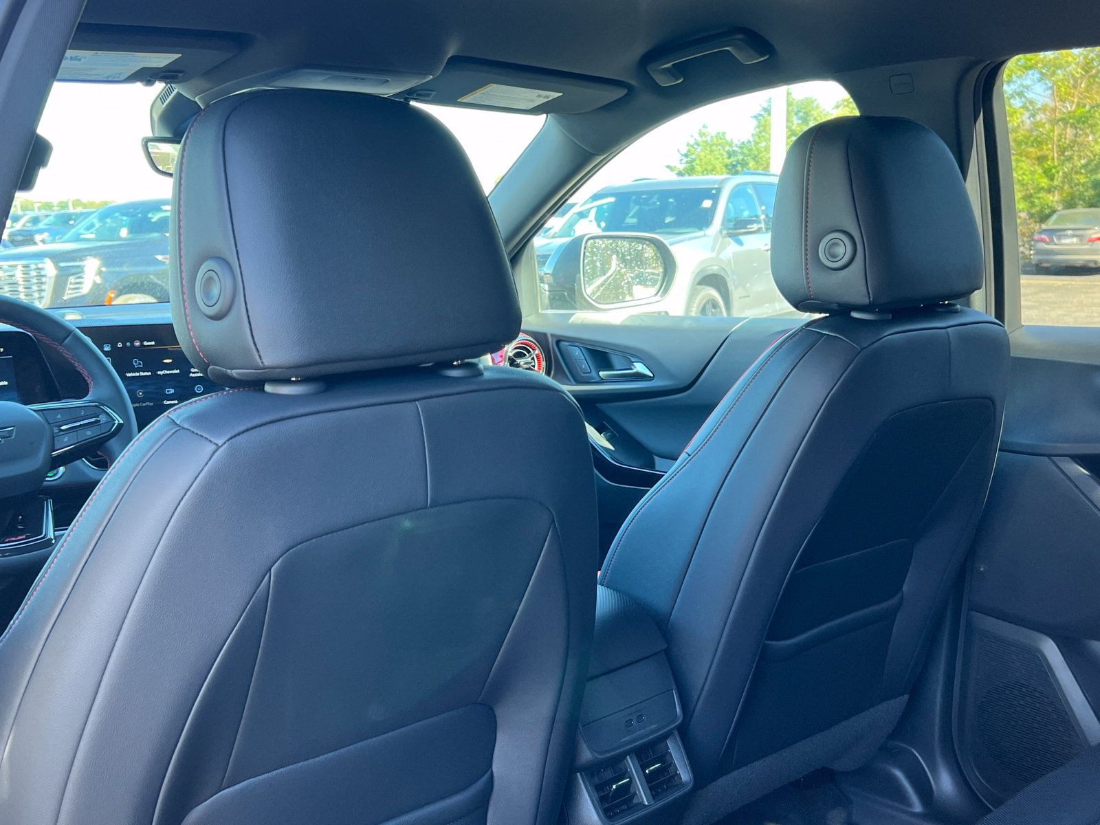 New 2027 Chevrolet Equinox RS w/ Safety and Technology Package AWD/4WD image 33