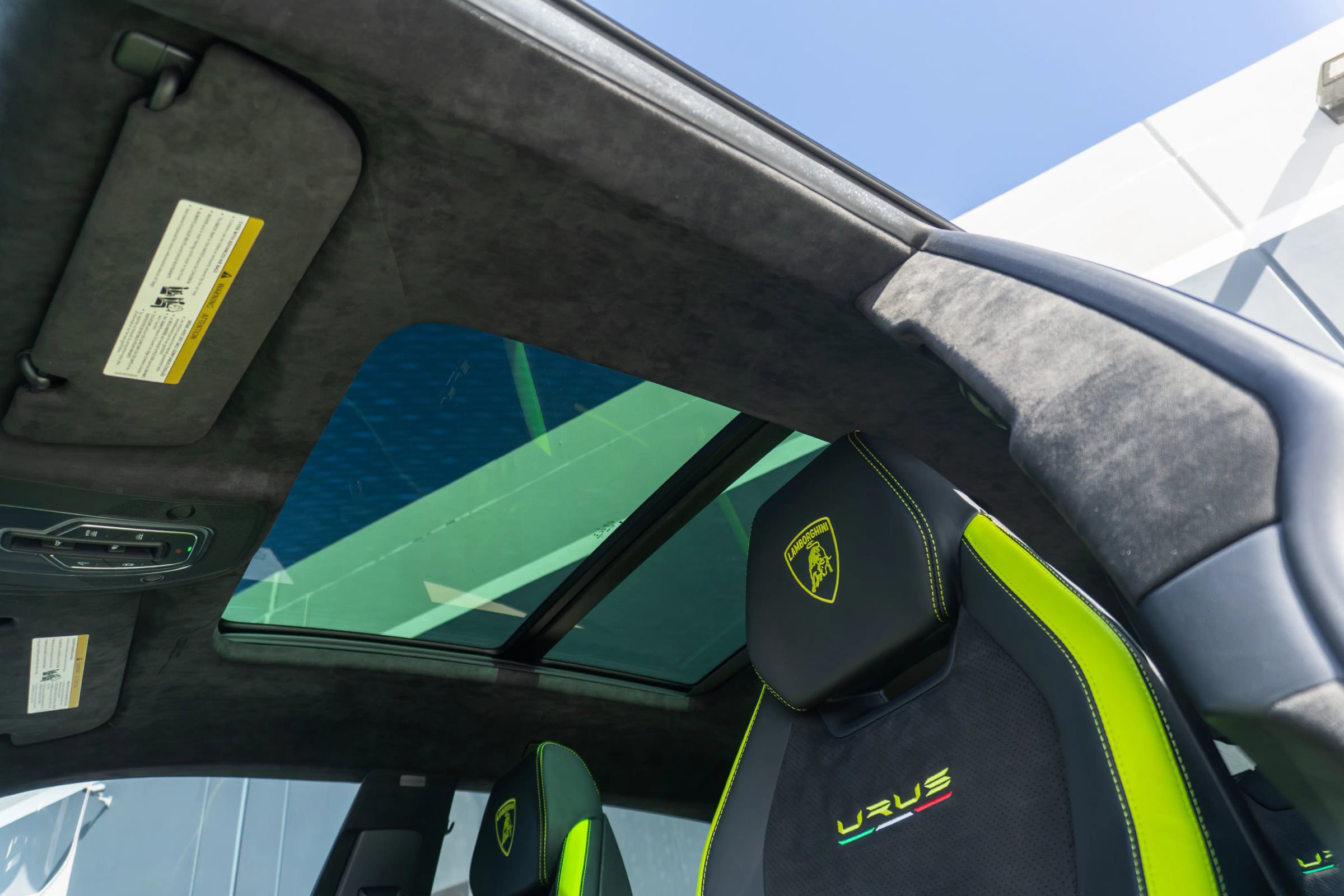 Used 2022 Lamborghini Urus image 48