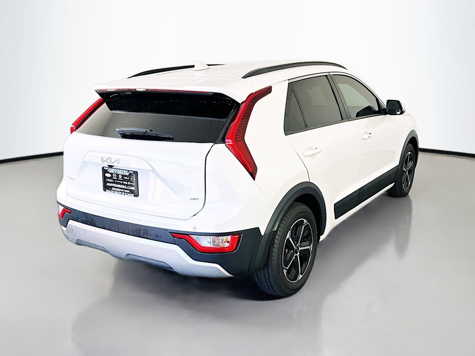 Used 2023 Kia Niro EX FWD image 7