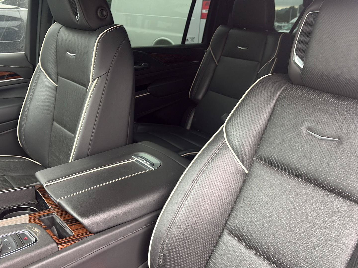 Used 2023 Cadillac Escalade ESV Premium Luxury RWD image 11