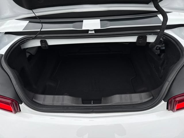 Used 2016 Chevrolet Camaro SS RWD image 24