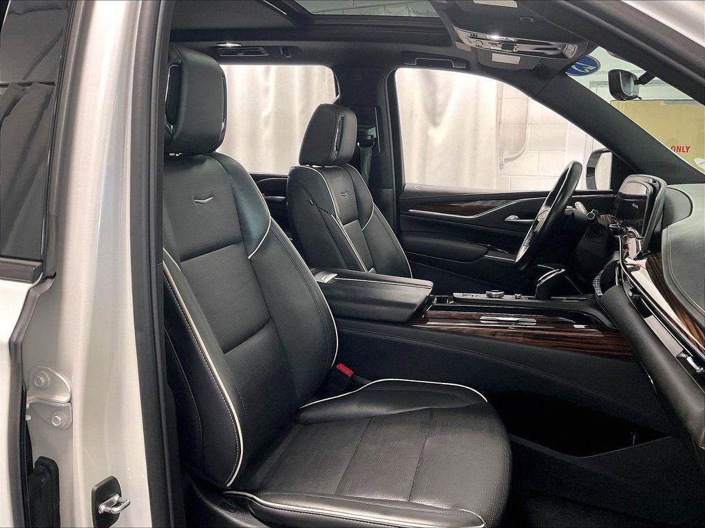 Used 2023 Cadillac Escalade Premium Luxury w/ LPO, Floor Liner Package AWD/4WD image 11