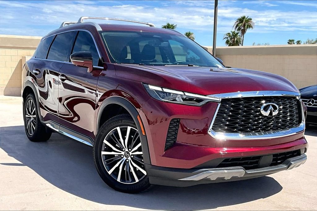 Used 2023 INFINITI QX60 Sensory w/ Cargo Package AWD/4WD image 2