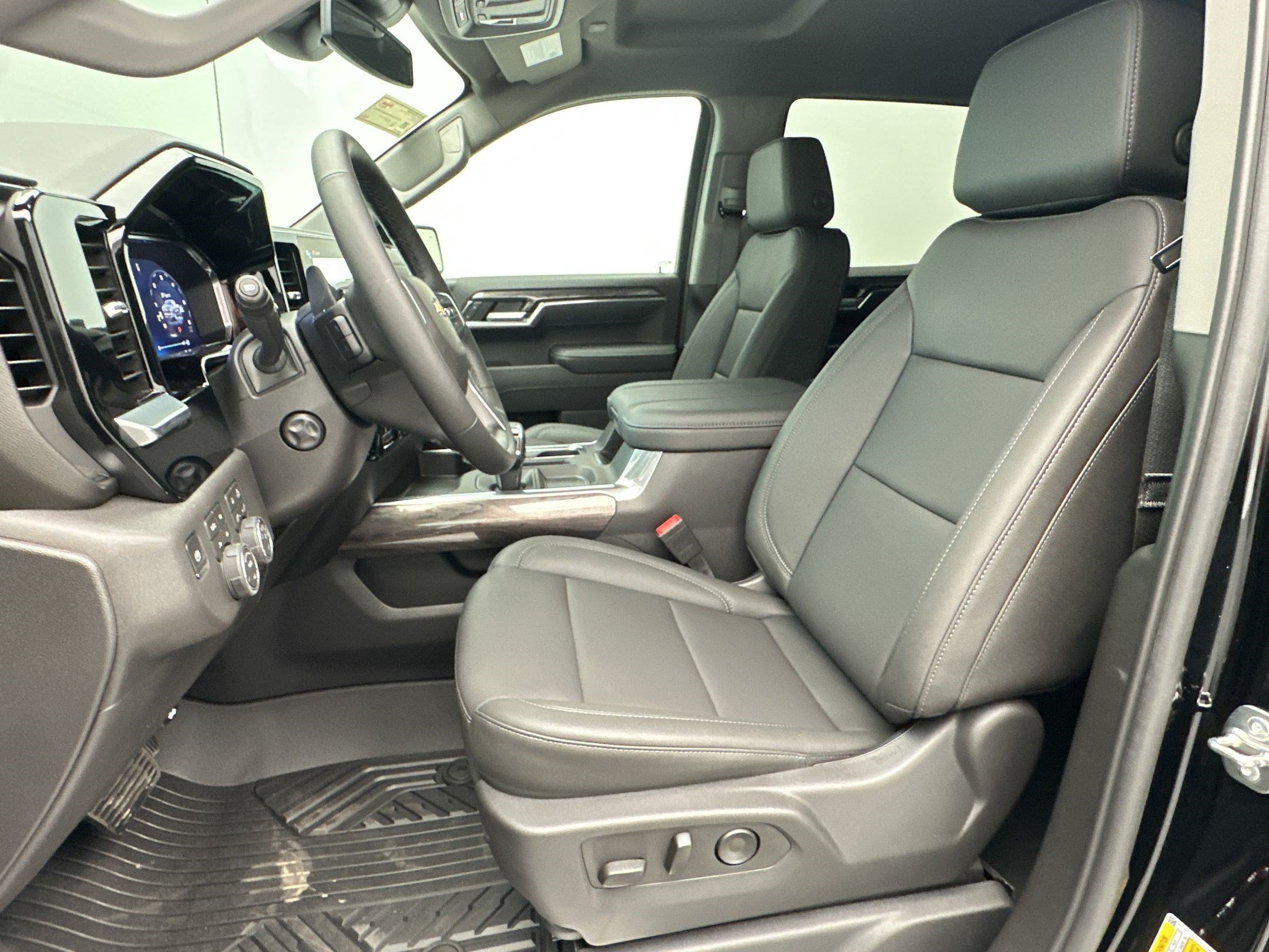 New 2026 Chevrolet Silverado 1500 LTZ AWD/4WD image 5