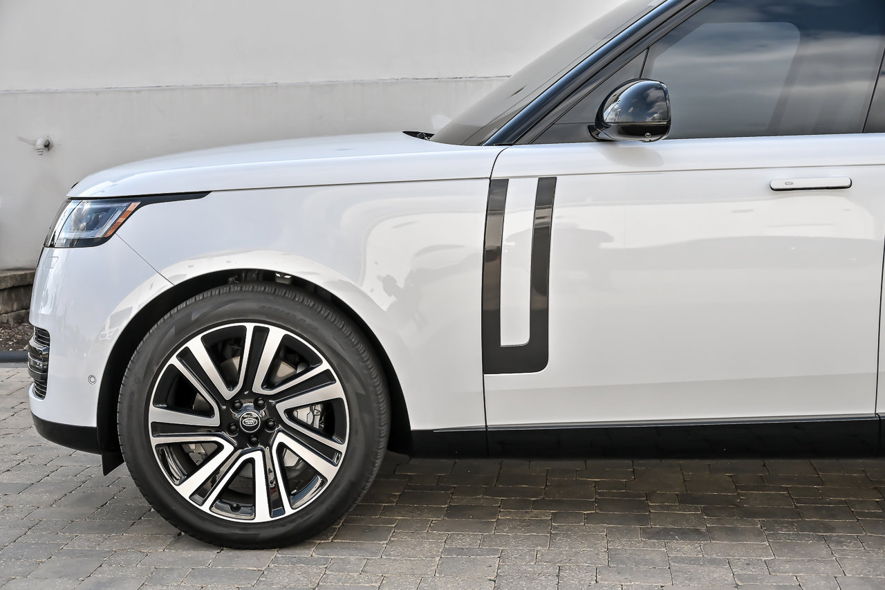 Used 2023 Land Rover Range Rover SE AWD/4WD image 12