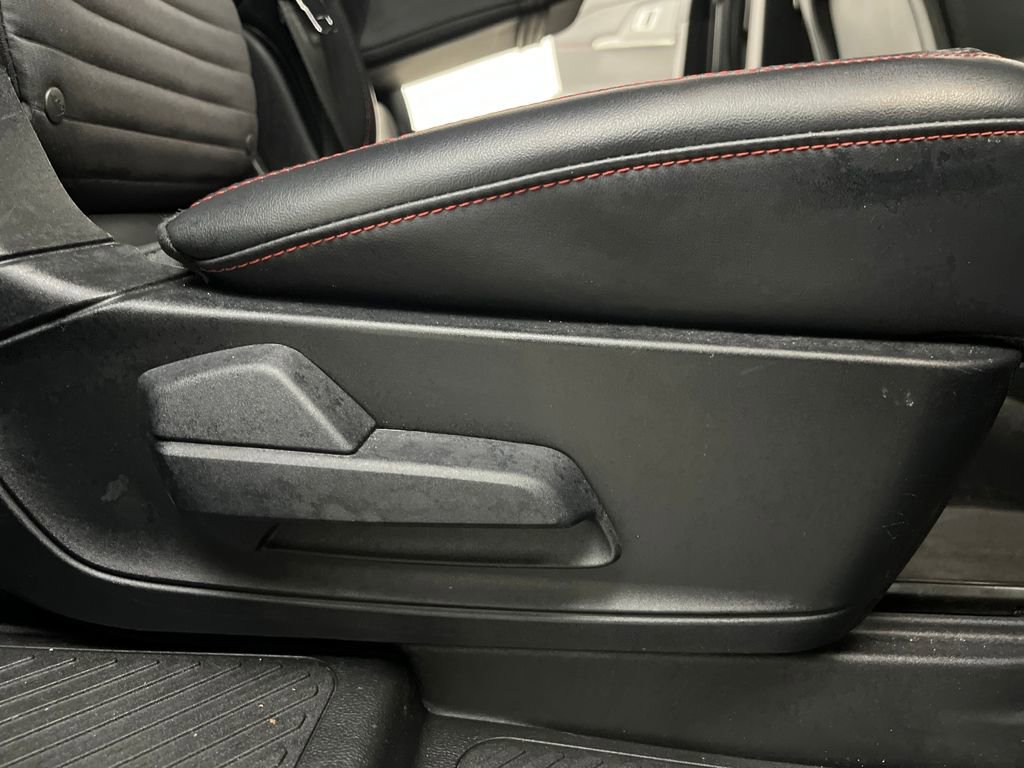 Used 2025 Ford Explorer ST-Line w/ ST-Line Street Pack image 19