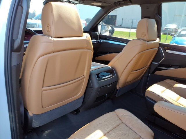 Used 2025 Cadillac Escalade Premium Luxury AWD/4WD image 15