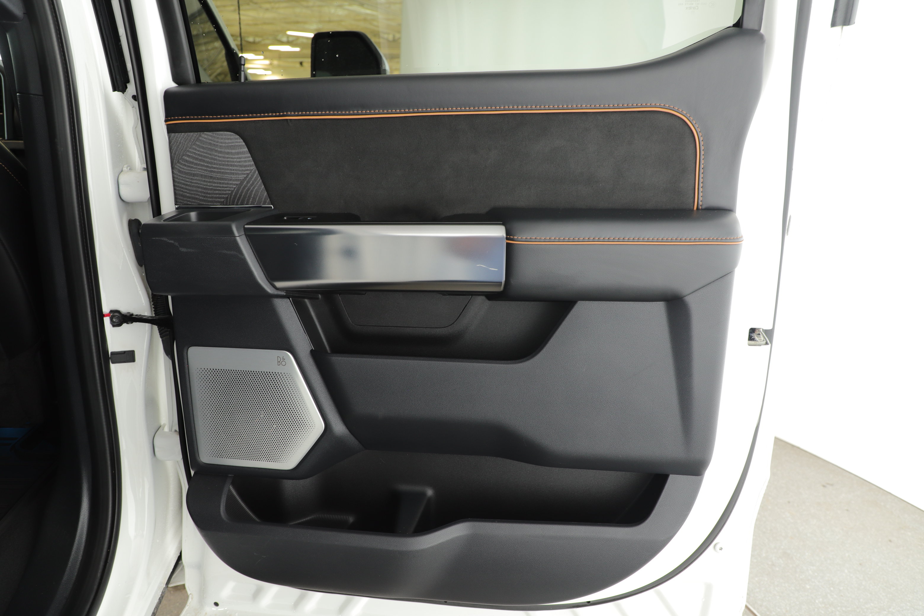 Used 2024 Ford F250 Platinum w/ Tremor Off-Road Package AWD/4WD image 16