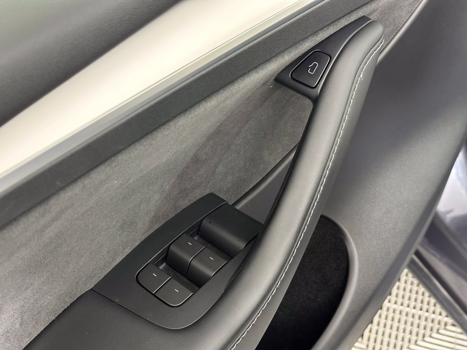 Used 2023 Tesla Model Y Performance AWD/4WD image 33