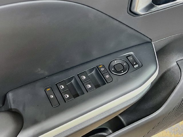 Certified 2025 Kia K4 GT-Line FWD image 18