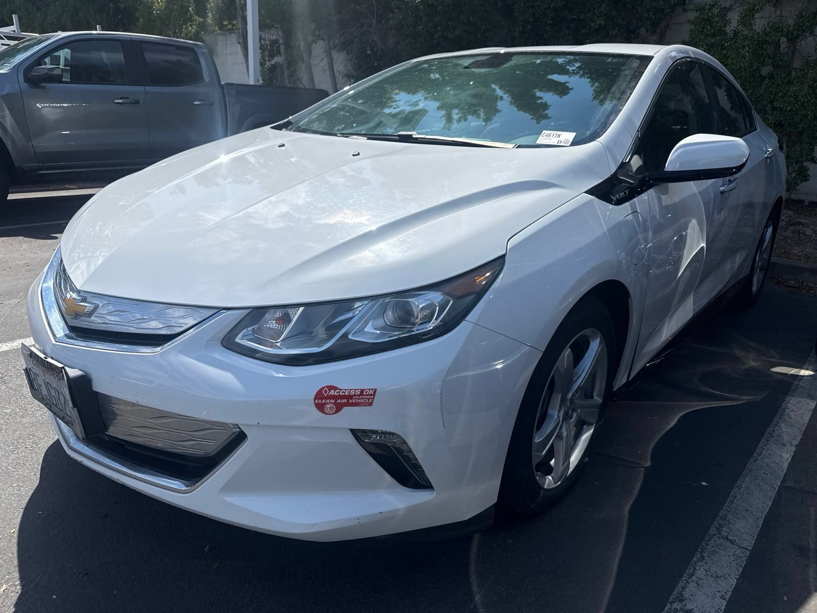 Used 2018 Chevrolet Volt LT FWD image 1