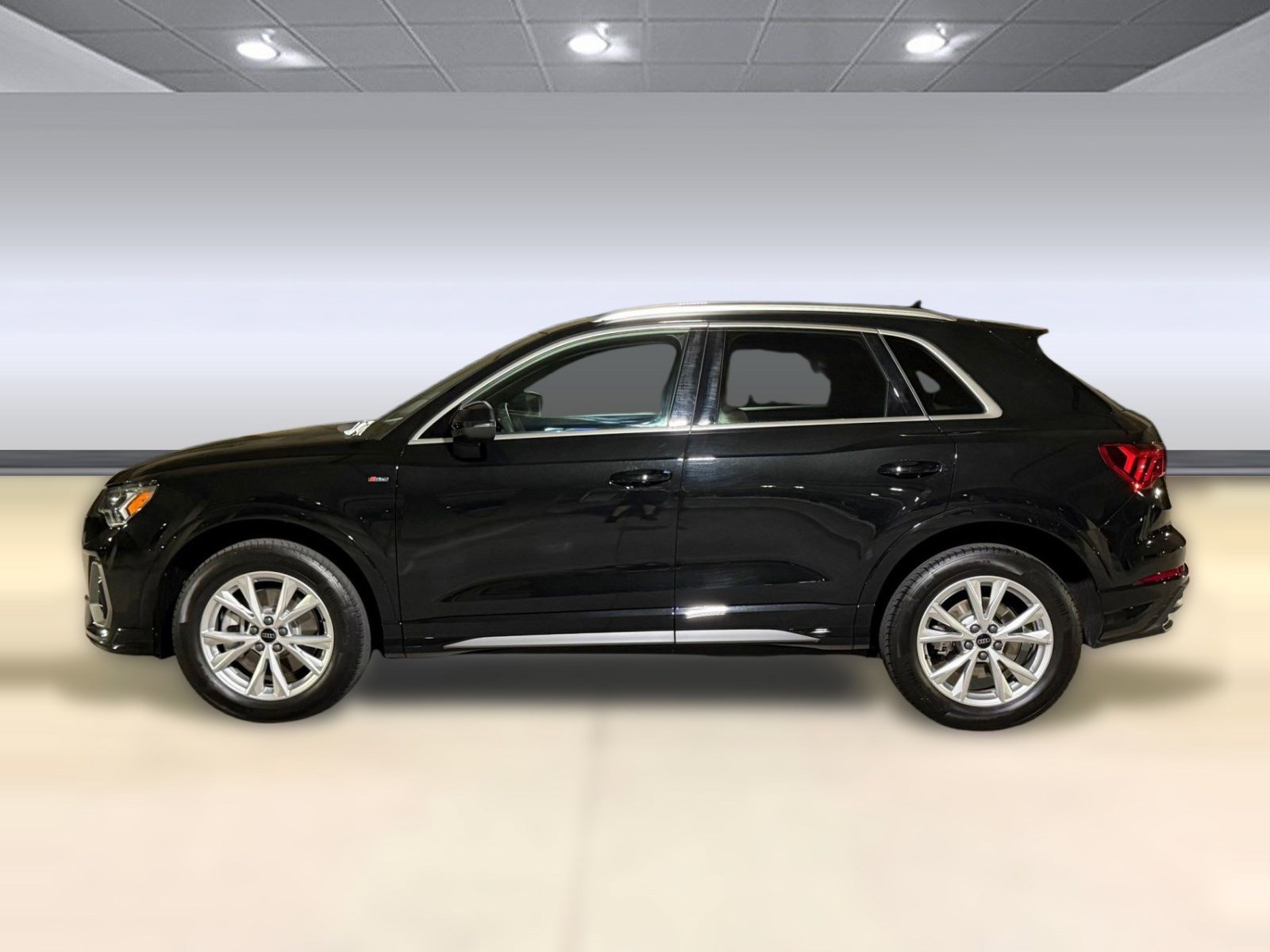 Used 2025 Audi Q3 2.0T Premium Plus w/ Premium Plus Package image 2