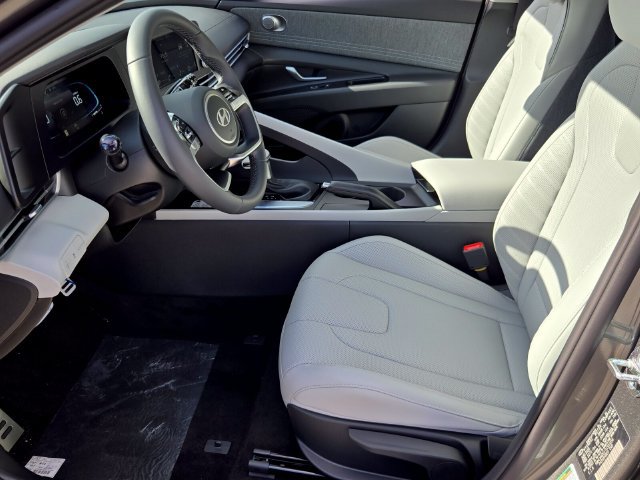 New 2026 Hyundai Elantra SEL Sport FWD image 5