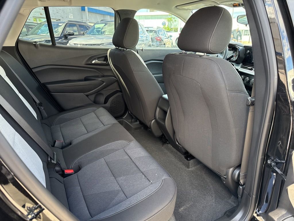 Used 2025 Chevrolet Trax LS FWD image 12