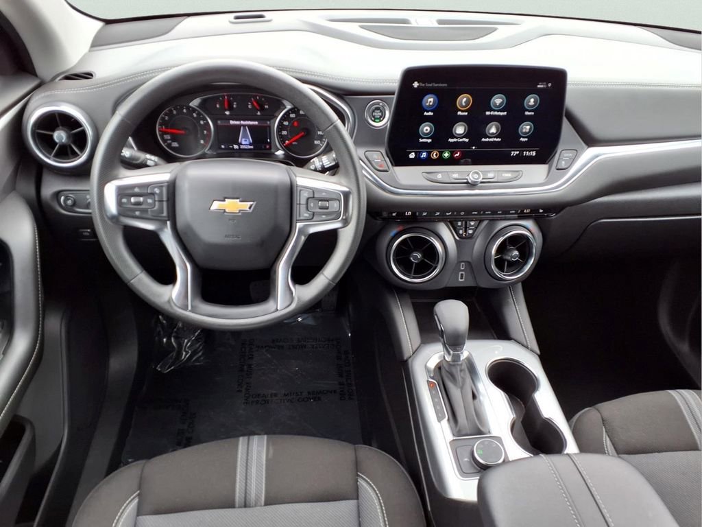 Used 2025 Chevrolet Blazer LT AWD/4WD image 9