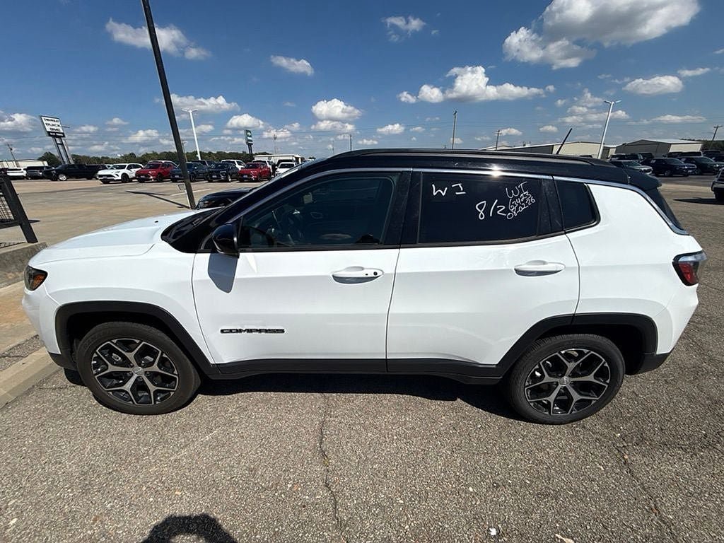 Used 2024 Jeep Compass Limited AWD/4WD image 6