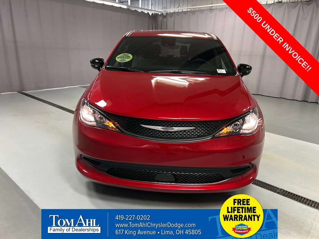 New 2026 Chrysler Voyager LX image 2