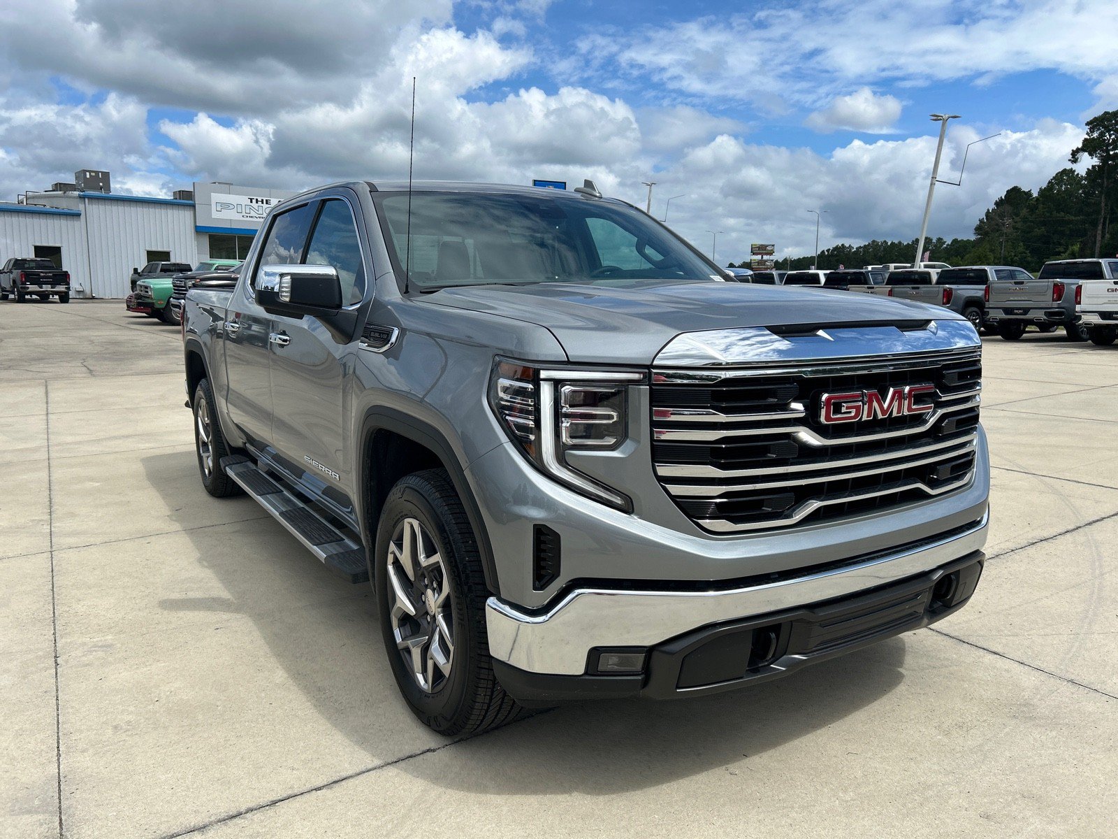 Used 2025 GMC Sierra 1500 SLT w/ SLT Premium Package AWD/4WD image 2