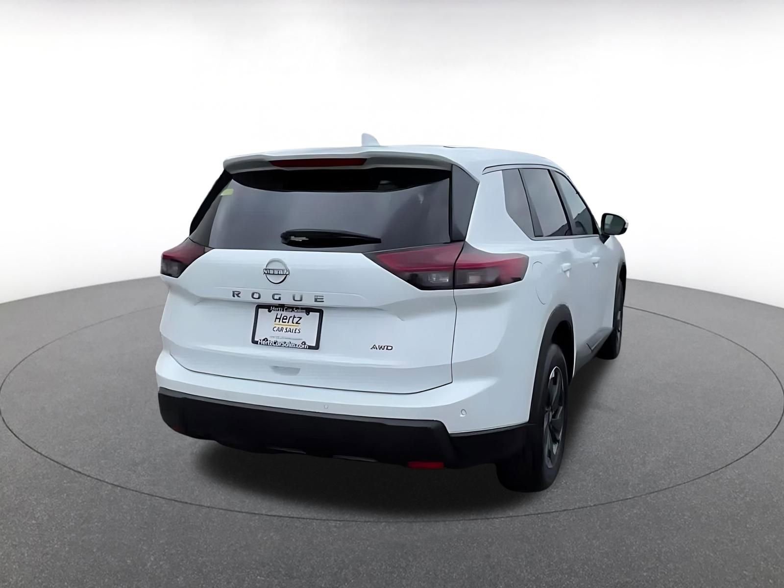 Used 2025 Nissan Rogue SV AWD/4WD image 13