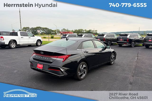 Used 2025 Hyundai Elantra Limited FWD image 22