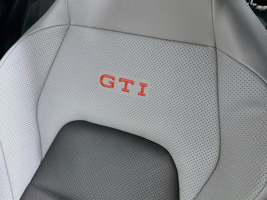 Used 2025 Volkswagen GTI Autobahn FWD image 20