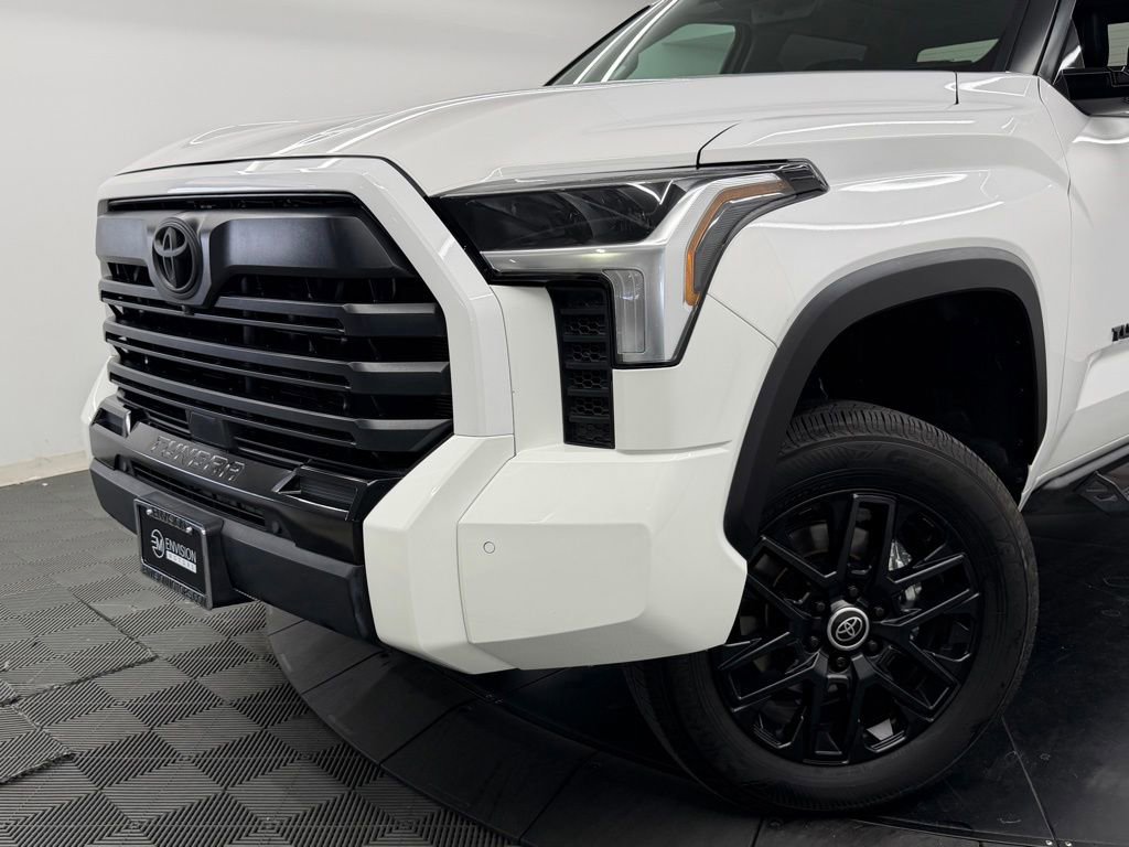 Used 2024 Toyota Tundra Limited AWD/4WD image 4