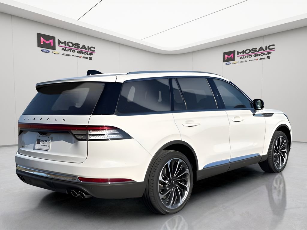 Used 2025 Lincoln Aviator Reserve image 3