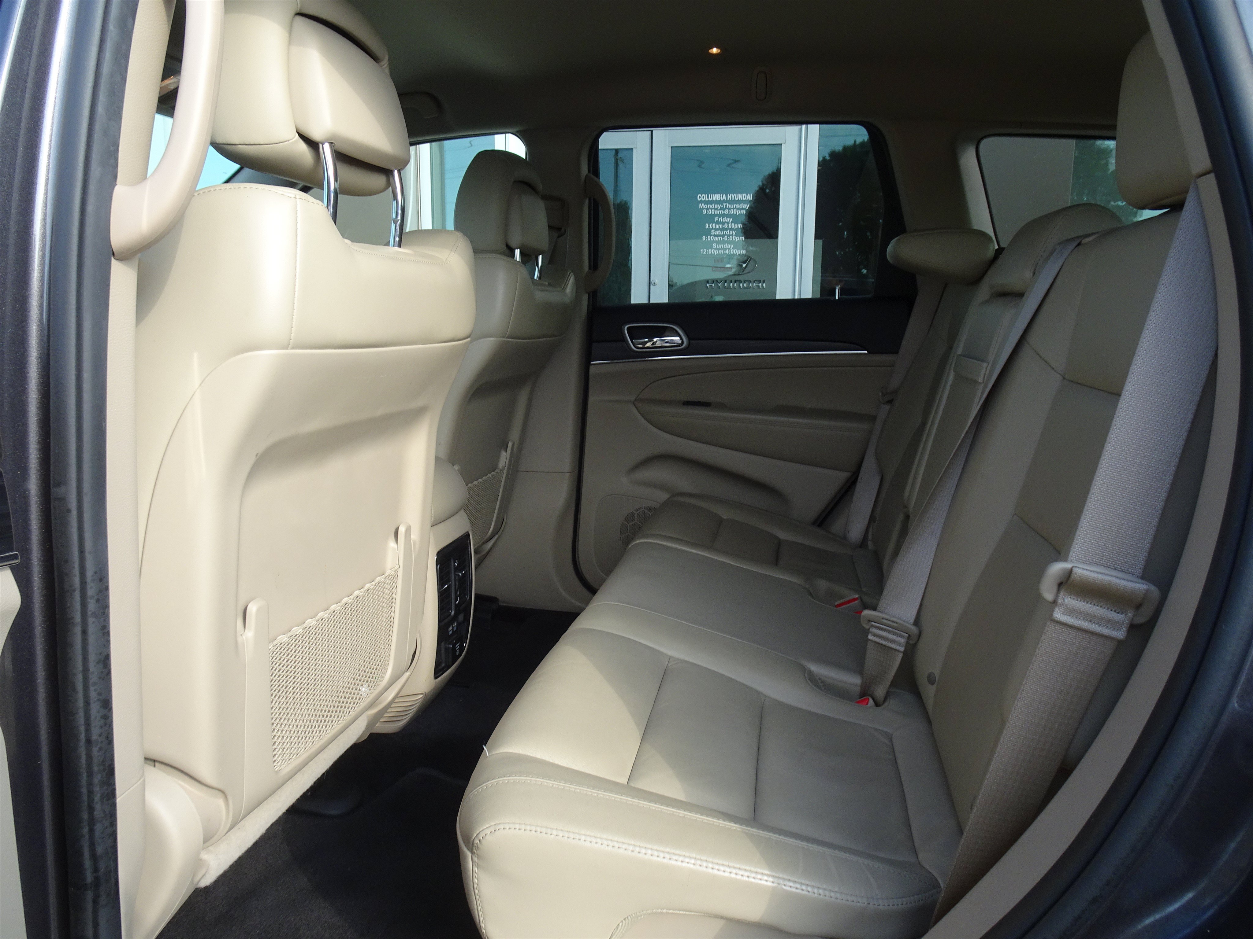Used 2019 Jeep Grand Cherokee Limited AWD/4WD image 14