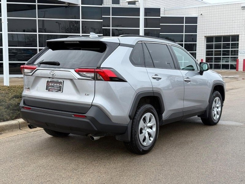 Used 2021 Toyota RAV4 LE image 3