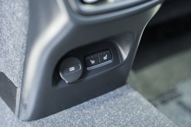 Certified 2023 Volvo XC40 B5 Plus w/ Climate Package AWD/4WD image 34