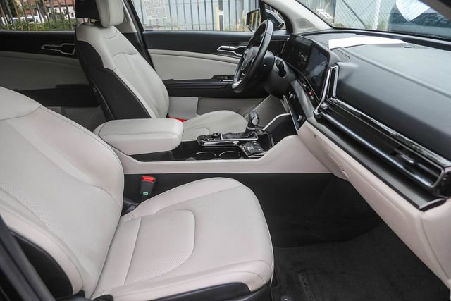Used 2023 Kia Sportage EX image 17