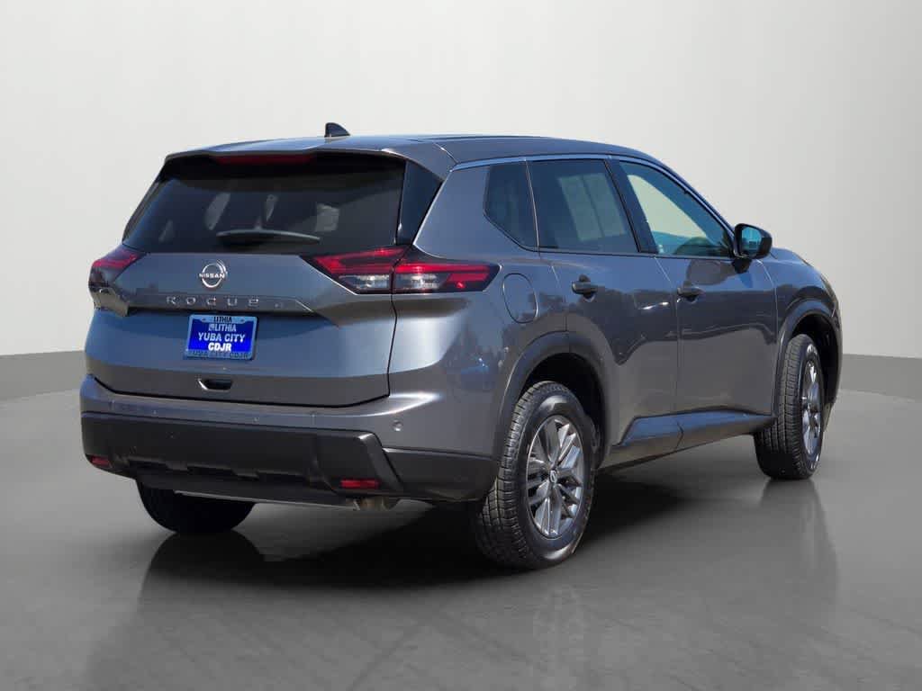 Used 2024 Nissan Rogue S FWD image 6