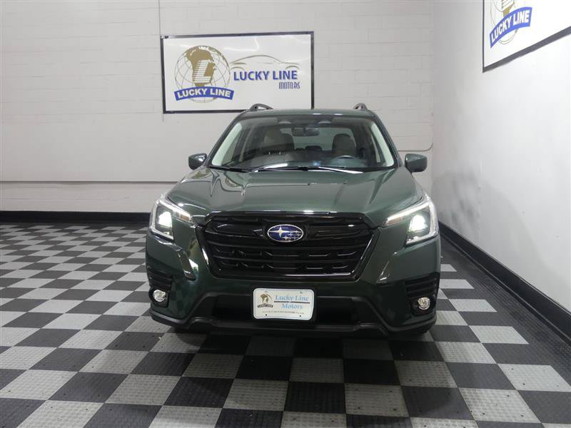 Used 2024 Subaru Forester Premium AWD/4WD image 2