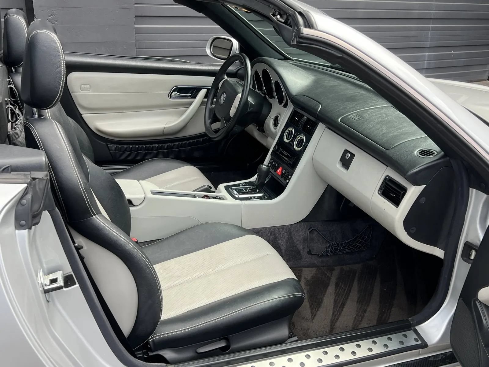 Used 1999 Mercedes-Benz SLK 230 image 16