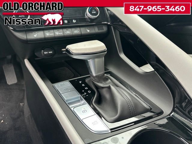 Used 2025 Hyundai Elantra Limited FWD image 16