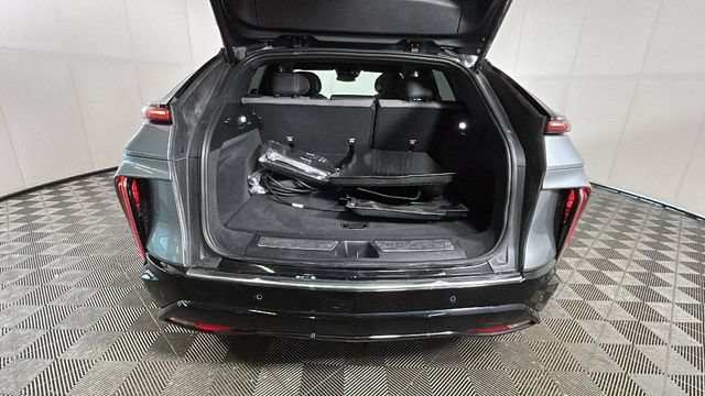 Used 2024 Cadillac Lyriq Tech RWD image 28