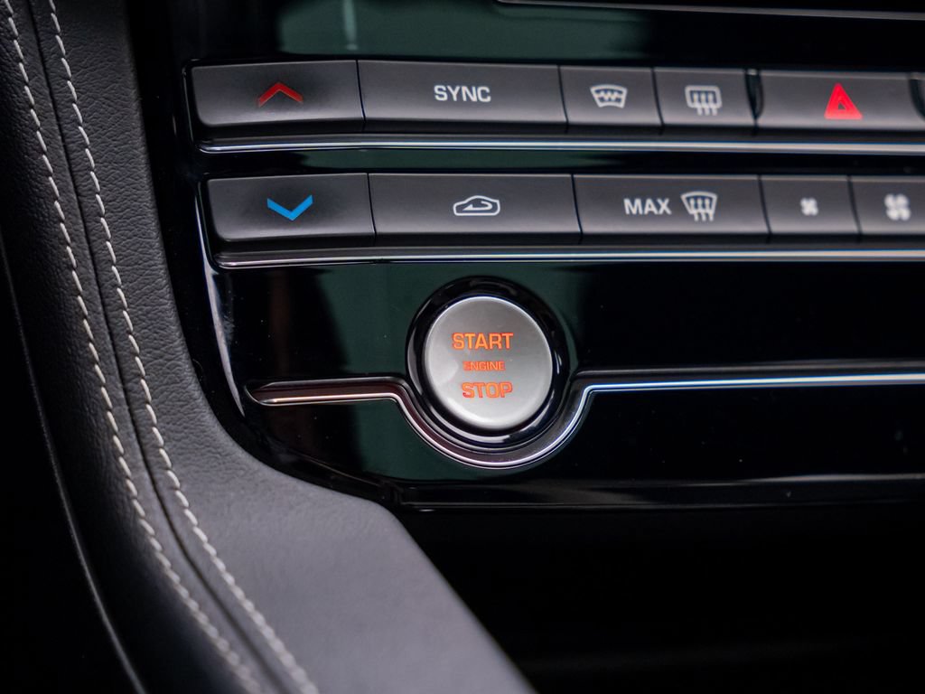 Used 2020 Jaguar F-PACE R-Sport AWD/4WD image 21