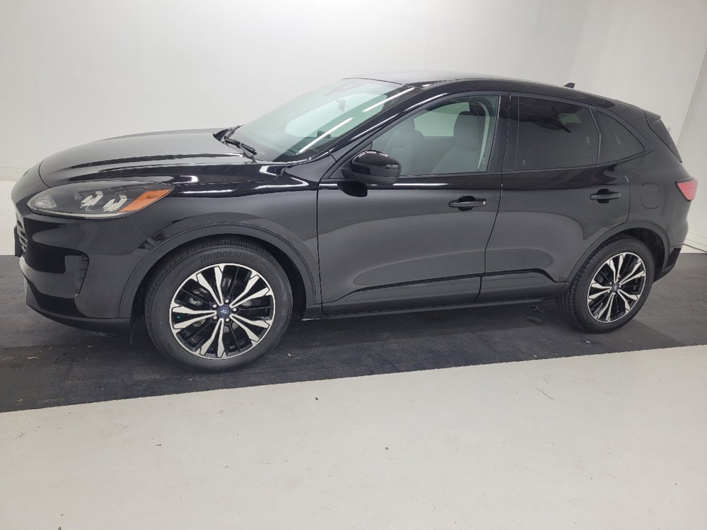 Used 2021 Ford Escape SE w/ SE Sport Appearance Package FWD image 2