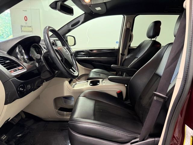 Used 2019 Dodge Grand Caravan SXT FWD image 13