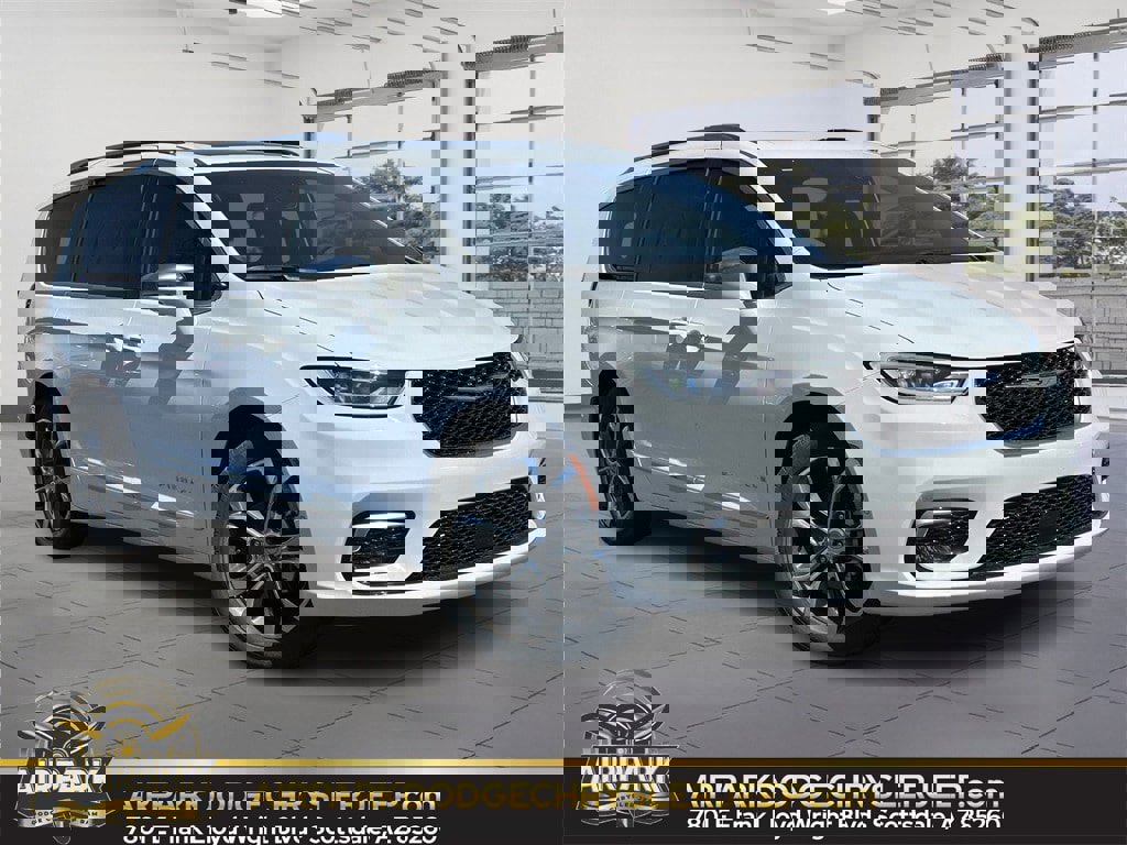 New 2024 Chrysler Pacifica Pinnacle