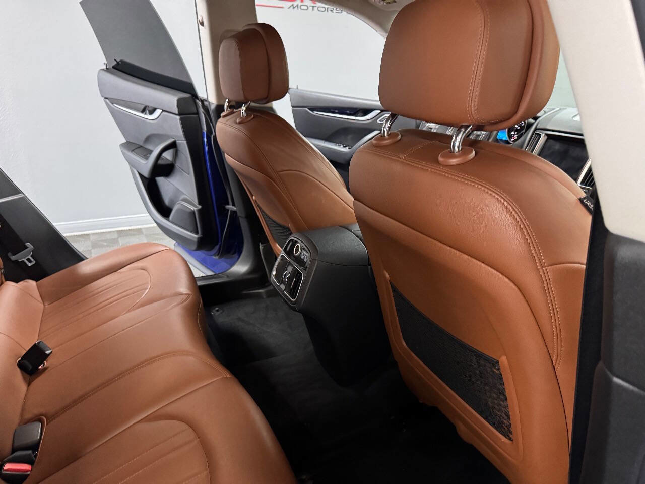 Used 2017 Maserati Levante image 48