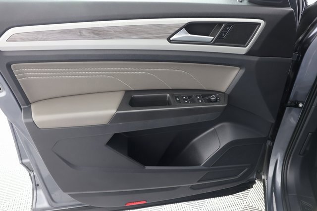 Used 2022 Volkswagen Atlas Cross Sport SE image 25