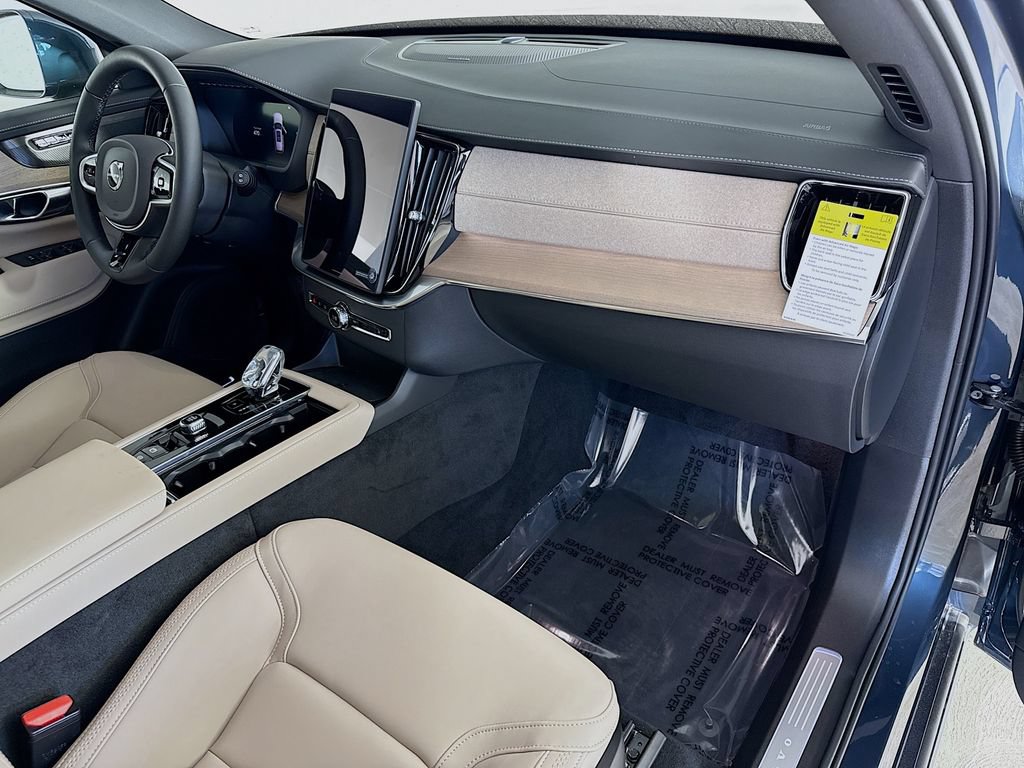 New 2026 Volvo XC90 T8 Plus w/ Protection Package Premier AWD/4WD image 32
