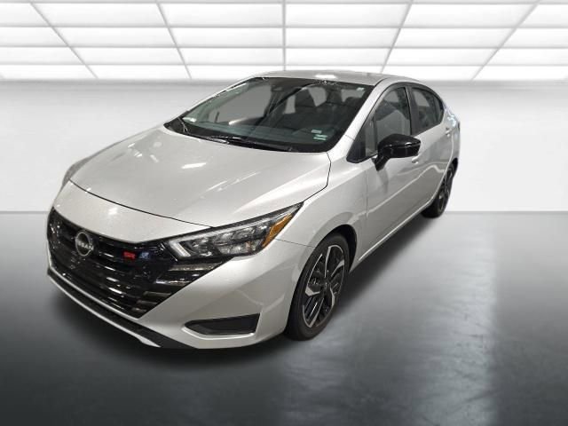 Used 2024 Nissan Versa SR image 8