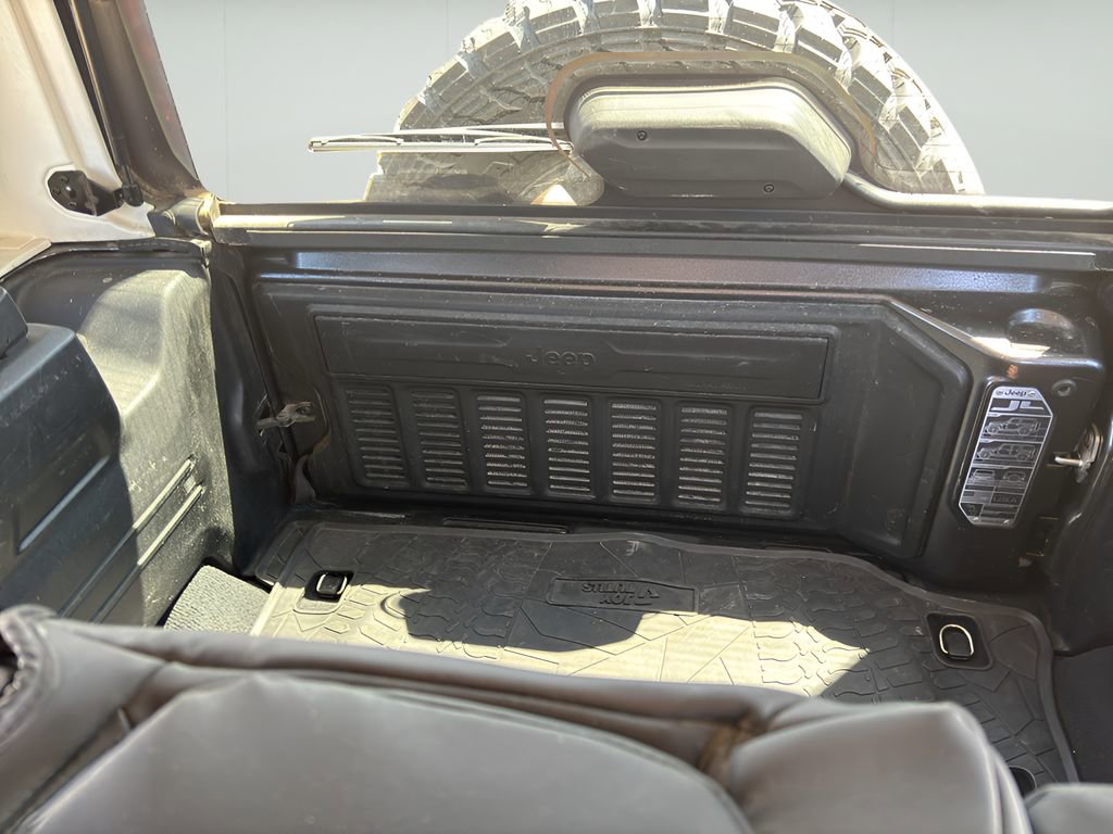 Used 2020 Jeep Wrangler Unlimited Sahara AWD/4WD image 12