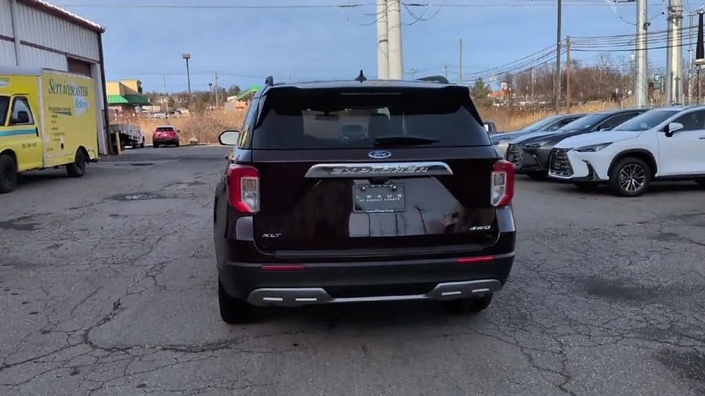 Used 2023 Ford Explorer XLT w/ Equipment Group 202A AWD/4WD image 7
